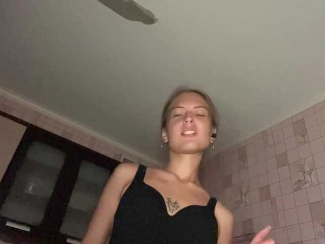RonnaWillow live cam on BongaCams