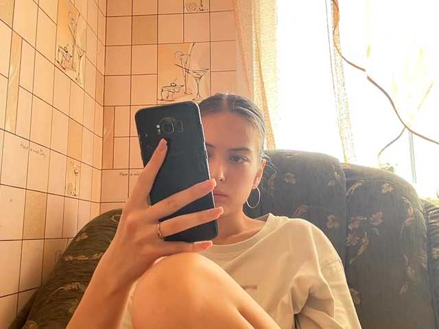  RonnaWillow chat room