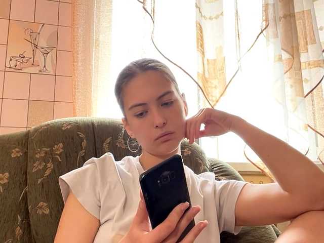  RonnaWillow chat room