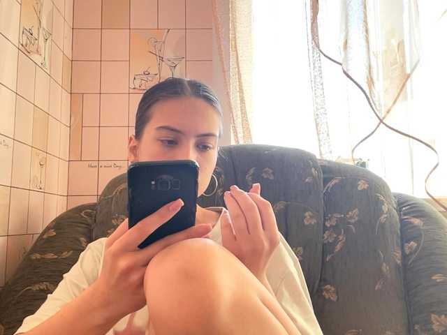  RonnaWillow chat room