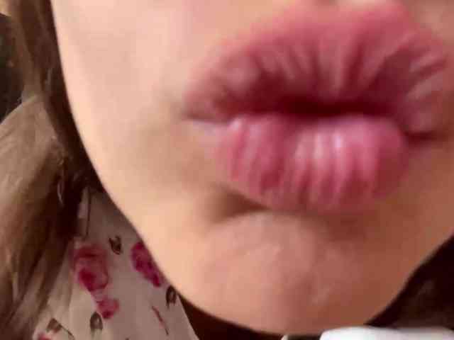 RonnaWillow webcam