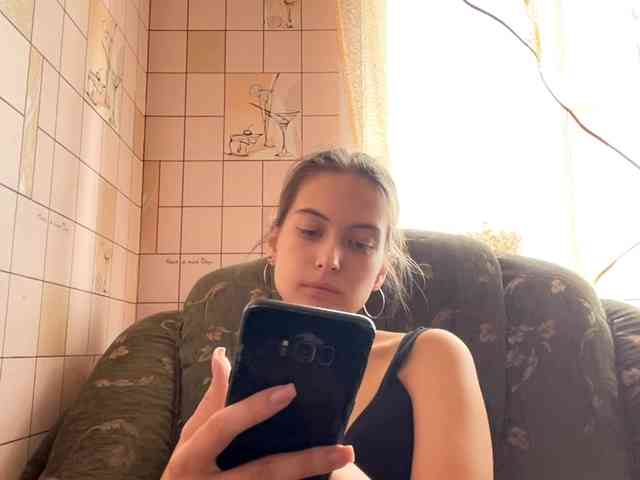 RonnaWillow webcam