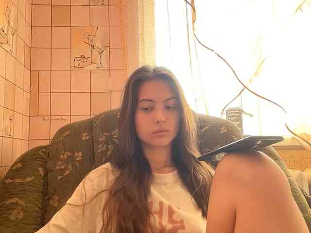 RonnaWillow webcam