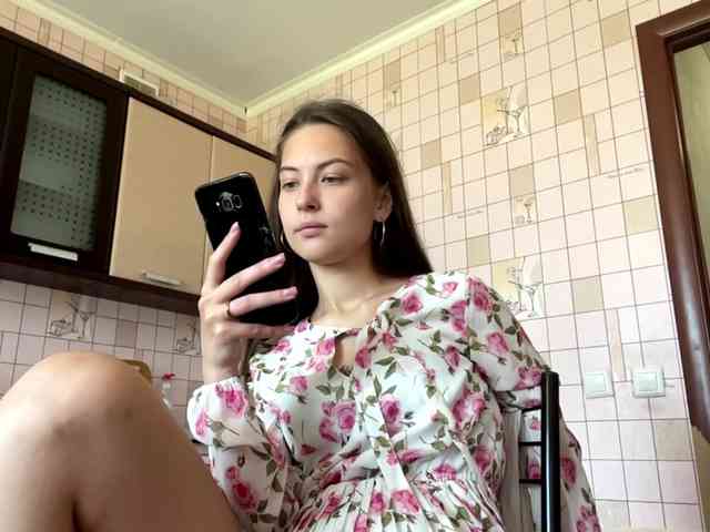 RonnaWillow webcam