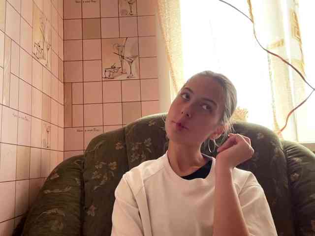 RonnaWillow webcam