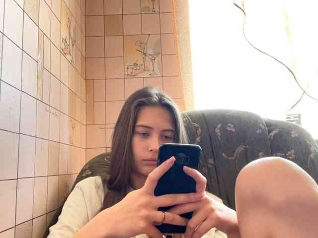 RonnaWillow webcam