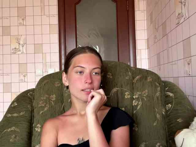 RonnaWillow webcam