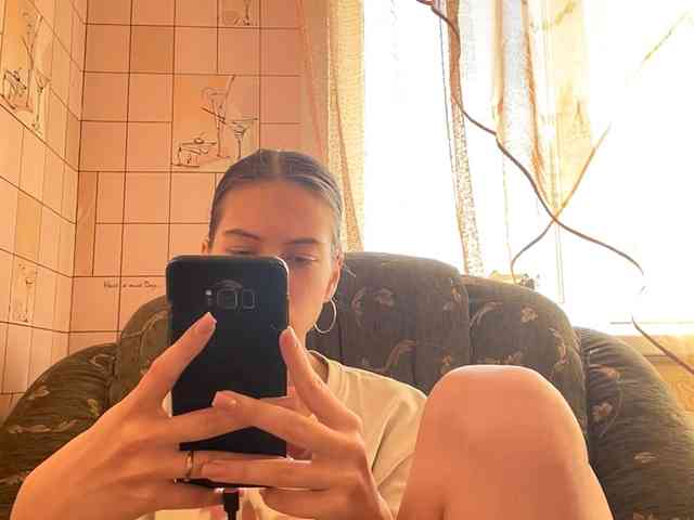 RonnaWillow webcam