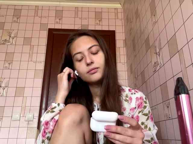 RonnaWillow webcam