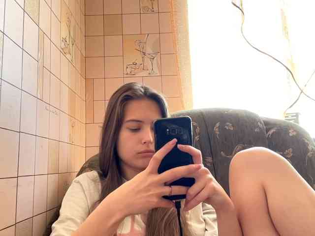 RonnaWillow webcam
