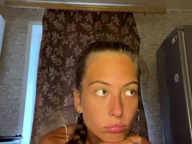 RonnaWillow webcam