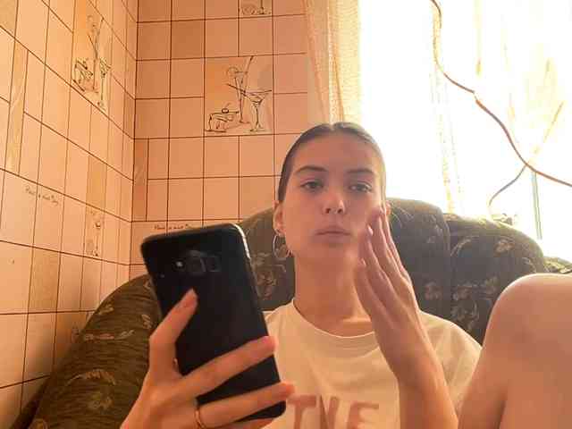 RonnaWillow webcam
