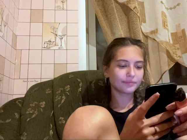 RonnaWillow webcam