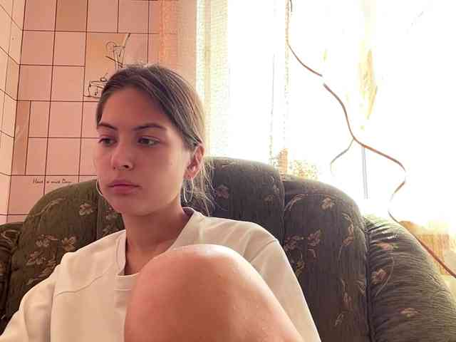 RonnaWillow webcam