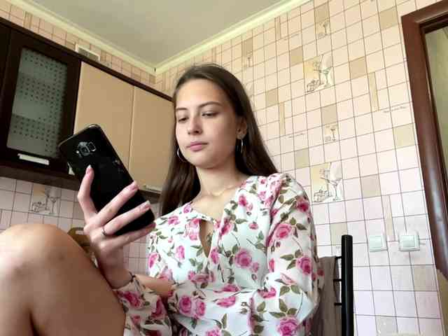 RonnaWillow webcam