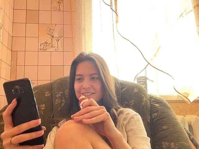 RonnaWillow webcam
