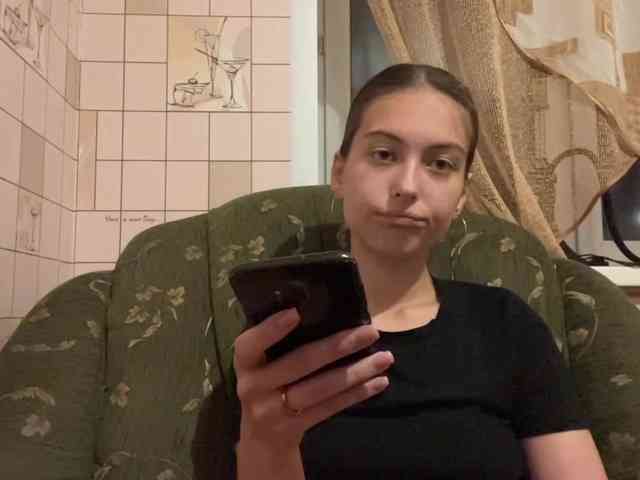 RonnaWillow webcam