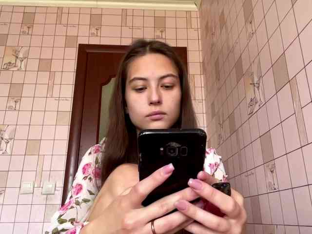 RonnaWillow webcam