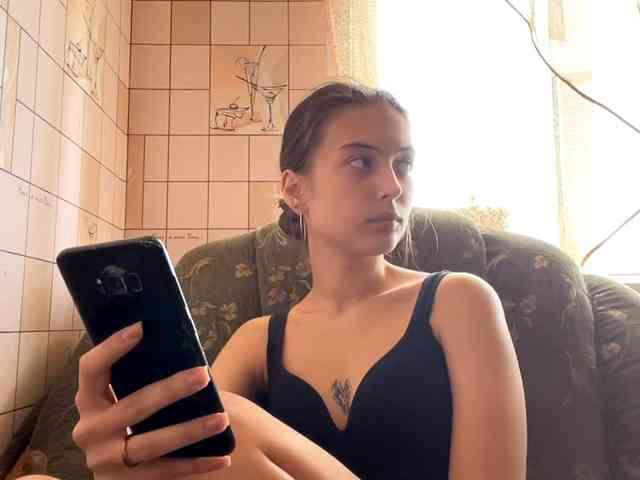RonnaWillow webcam