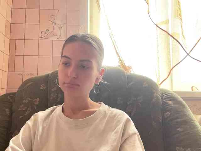RonnaWillow webcam