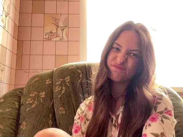 RonnaWillow webcam