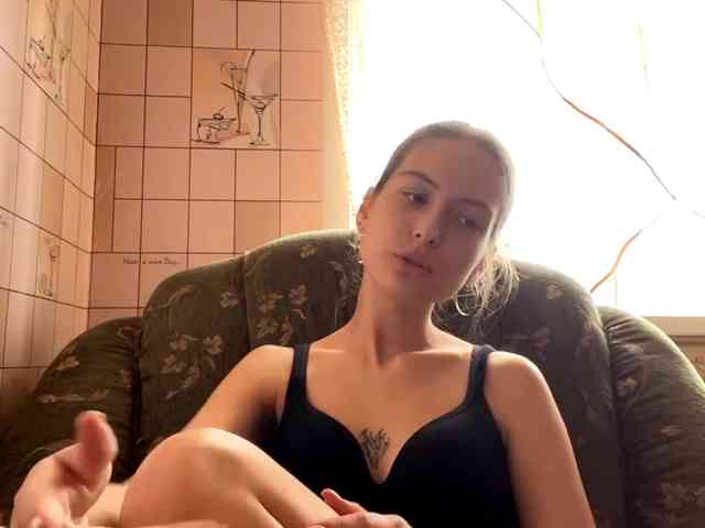 RonnaWillow webcam