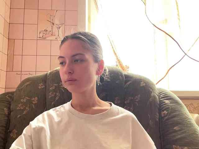 RonnaWillow webcam