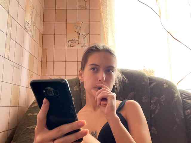 RonnaWillow webcam