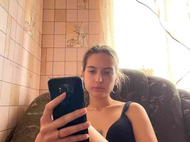RonnaWillow webcam