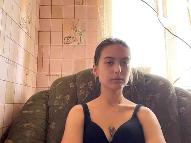 RonnaWillow webcam