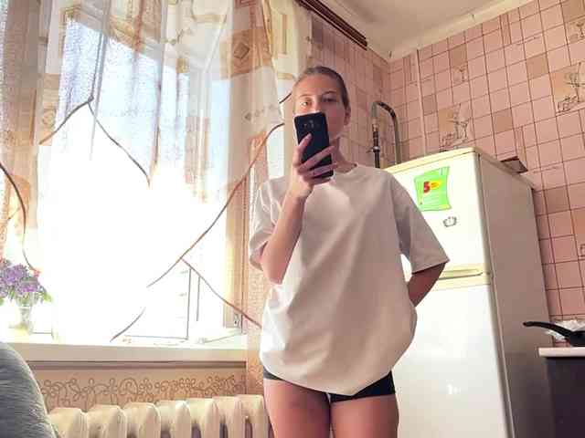 RonnaWillow webcam