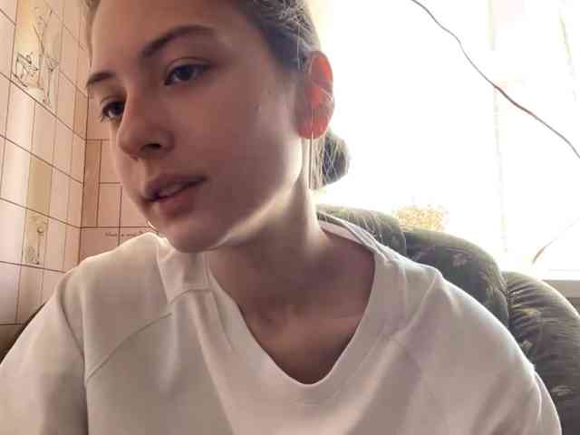 RonnaWillow webcam