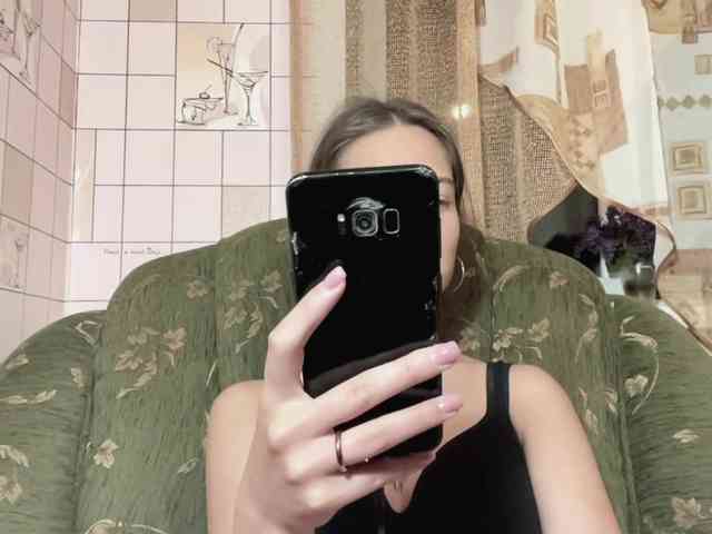 RonnaWillow webcam