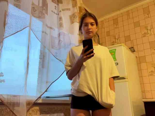 RonnaWillow webcam