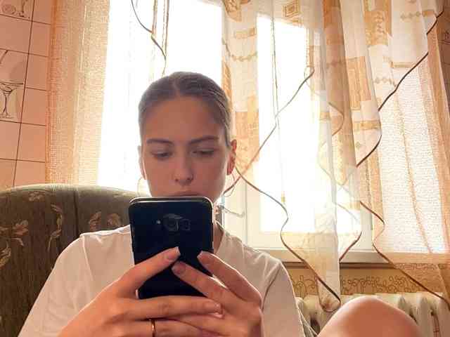 RonnaWillow webcam