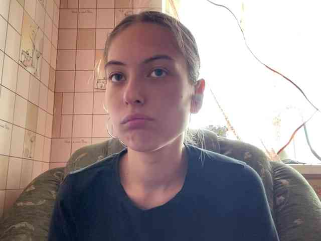 RonnaWillow webcam