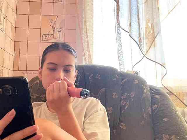 RonnaWillow webcam