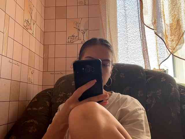 RonnaWillow webcam