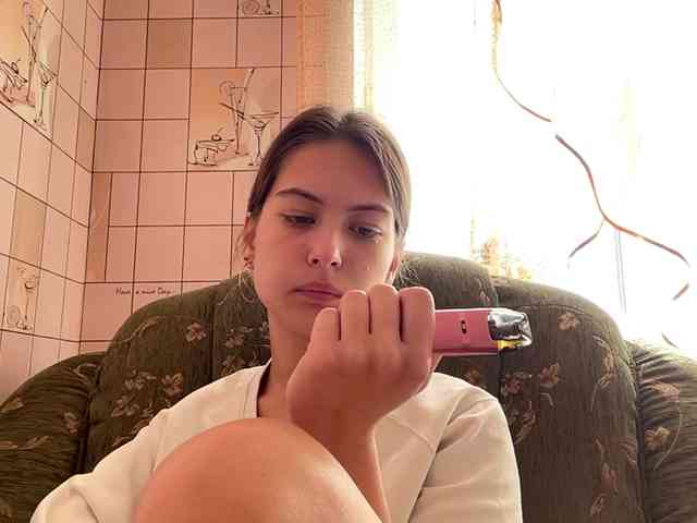 RonnaWillow webcam