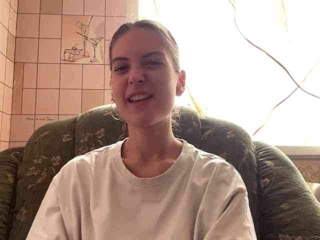 RonnaWillow webcam