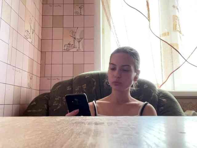RonnaWillow webcam