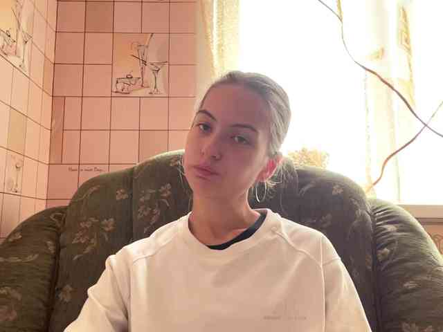 RonnaWillow webcam