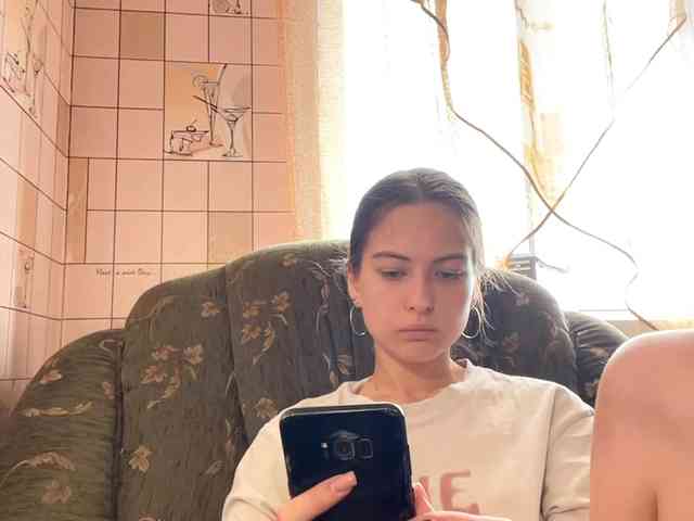 RonnaWillow webcam
