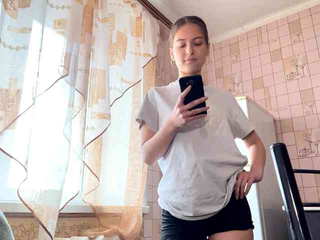 RonnaWillow webcam