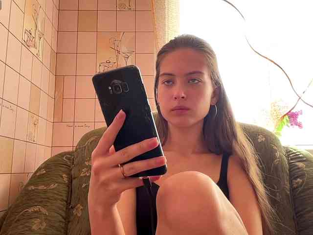 RonnaWillow webcam