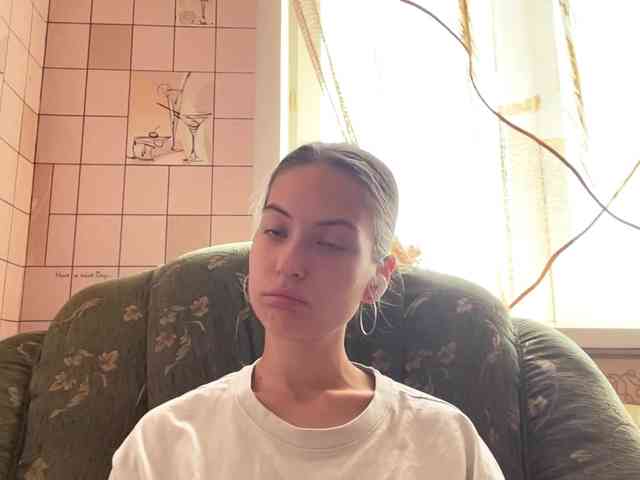 RonnaWillow webcam