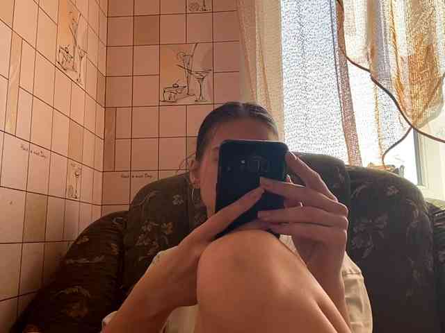 RonnaWillow webcam