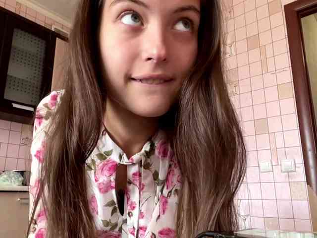 RonnaWillow webcam