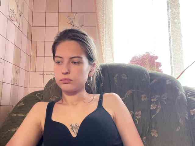 RonnaWillow webcam