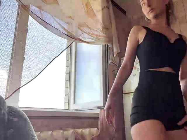 RonnaWillow webcam